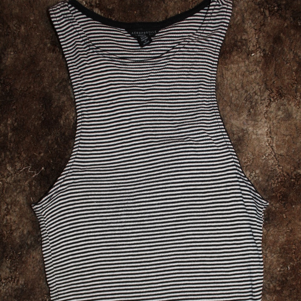 Black and White Strip Crop Top